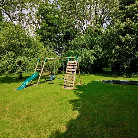 9 Bed In Cockermouth Sz570 Holiday home